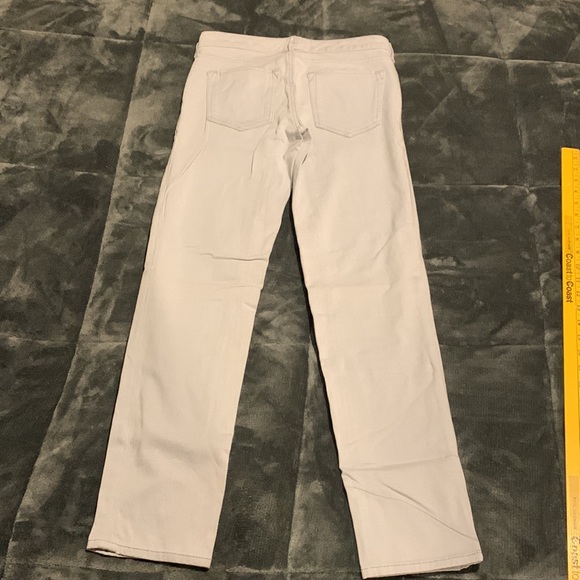 Eddie Bauer - Picture 9 of 11